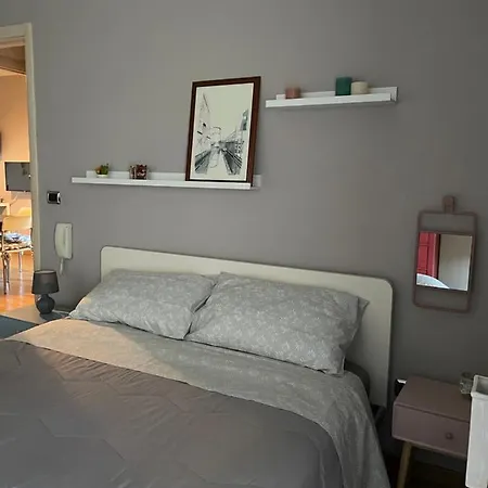 A Casa Di Amici - Intero - Free Parking - Wi-fi Апартаменты Лечче