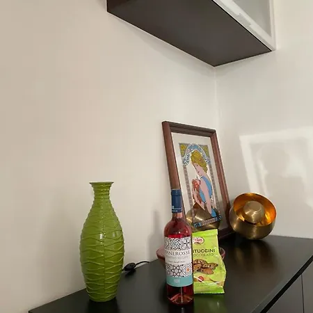 Apartment A Casa Di Amici - Intero - Free Parking - Wi-fi *