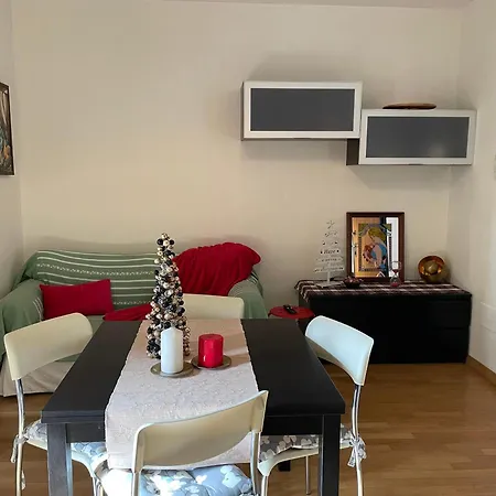 Apartment A Casa Di Amici - Intero - Free Parking - Wi-fi *