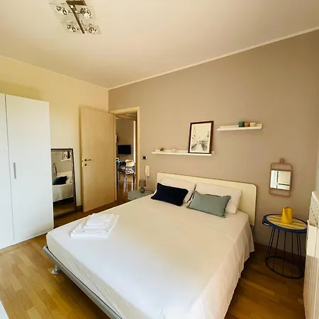 A Casa Di Amici - Intero - Free Parking - Wi-fi לצ'ה