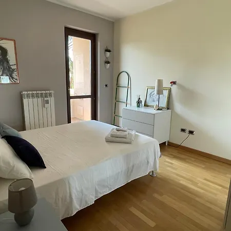 דירה A Casa Di Amici - Intero - Free Parking - Wi-fi