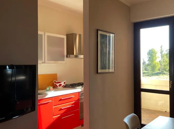 A Casa Di Amici - Intero - Free Parking - Wi-fi דירה לצ'ה