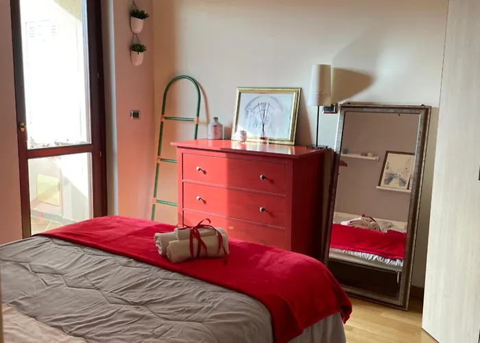 A Casa Di Amici - Intero - Free Parking - Wi-fi דירה לצ'ה